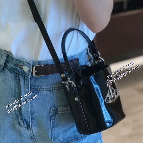 2021秋冬 ヴィヴィアン ウエストウッド VIVIENNE WESTWOOD 売れ筋のいい メインルーム 最安値に挑戦 ウエストウッド ブランド コピー 手持ち&ショルダー掛け