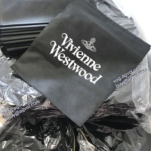 2021秋冬 ヴィヴィアン ウエストウッド VIVIENNE WESTWOOD リュック、バックパック 実用性に溢れるアイテム ロゴ金具付き ウエストウッド ブランドスーパーコピー ファスナーポケット付 リュック