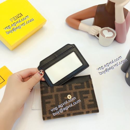 フェンディ FENDI 高品質 人気 2021春夏 レディース財布 FENDIスーパーコピー 激安 
