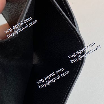 ルイ ヴィトン LOUIS VUITTON レディース財布 2021春夏 上品な輝きを放つ形 LOUIS VUITTON偽物ブランド