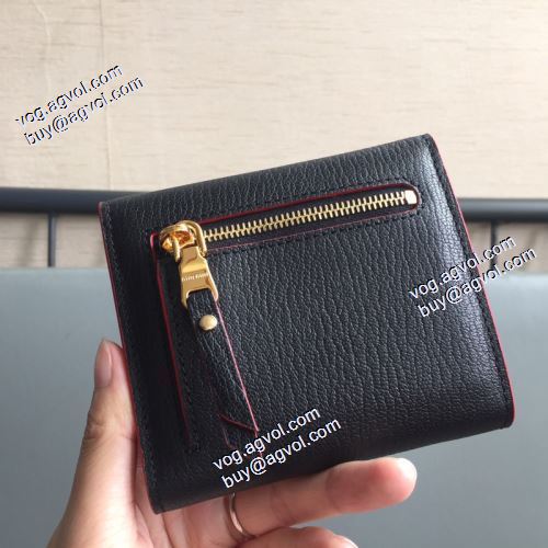 MIUMIU偽物ブランド 派手 ：比较华丽的 2021春夏 ミュウミュウ MIUMIU レディース財布 3色可選
