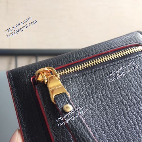 MIUMIU偽物ブランド 派手 ：比较华丽的 2021春夏 ミュウミュウ MIUMIU レディース財布 3色可選