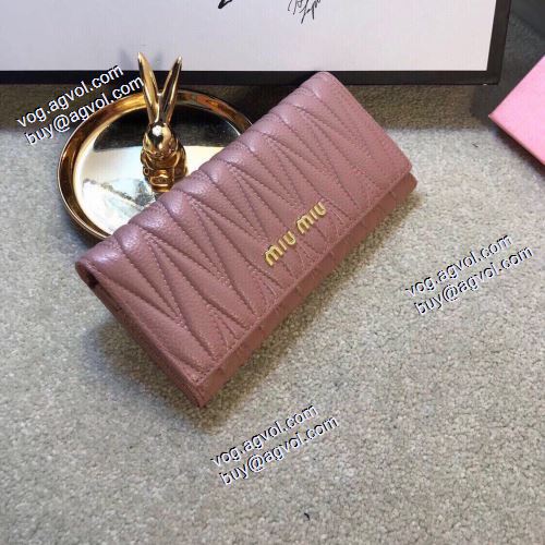 高品質 人気 ミュウミュウスーパーコピー 激安 2021春夏 ミュウミュウ MIUMIU レディース財布 2色可選 