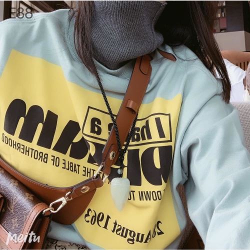 プルオーバーパーカー 当店ランキング1位常連 プリントパーカ 2色可選 2021秋冬 ルイ ヴィトン LOUIS VUITTON ルイ ヴィトンスーパーコピー  ハイネックパーカー