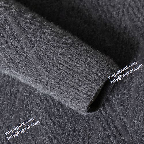 可愛く上品な雰囲気 2021秋冬 アルマーニ ARMANI アルマーニブランド 偽物 通販 ダメージジャケット ハリのある