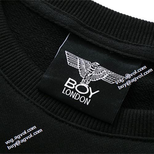ボーイロンドンコピー オシャレロゴパーカー 圧倒的な高級感 プルオーバーパーカー 2021秋冬 ボーイロンドン BOY LONDON おしゃれさ抜群パーカ