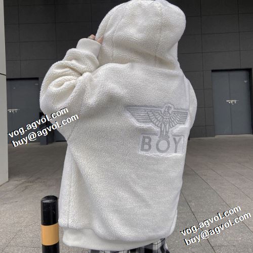 ボーイロンドン BOY LONDON 人目を惹くデザイン 可愛い見た目 ジャケット 2色可選 ボーイロンドンコピー 2022早春 ロングコート