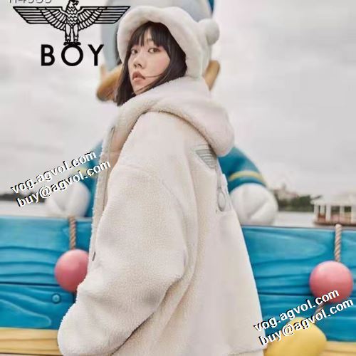 ボーイロンドン BOY LONDON 人目を惹くデザイン 可愛い見た目 ジャケット 2色可選 ボーイロンドンコピー 2022早春 ロングコート
