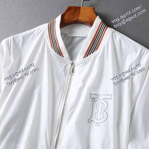  2021春夏  2色可選   BURBERRYスーパーコピー   満足できるコート    バーバリー BURBERRY    首胸ロゴ