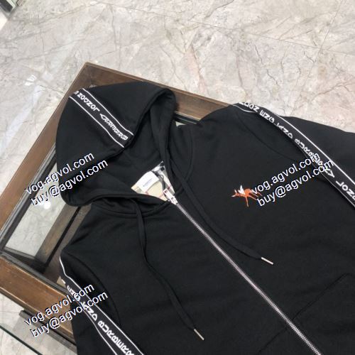 満足できるコート 2021秋冬 バーバリーBURBERRY おしゃれに絶大な人気の こだわりのコート バーバリースーパーコピー 激安 逸品 
