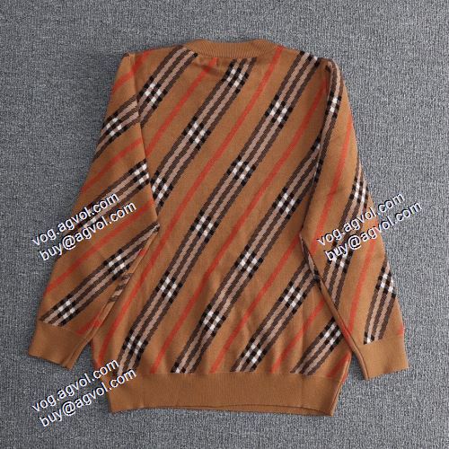 2色可選 バーバリーブランドコピー 一番人気の新作はこれ 2021秋冬 バーバリーBURBERRY 編地切替デザイン セーター 
