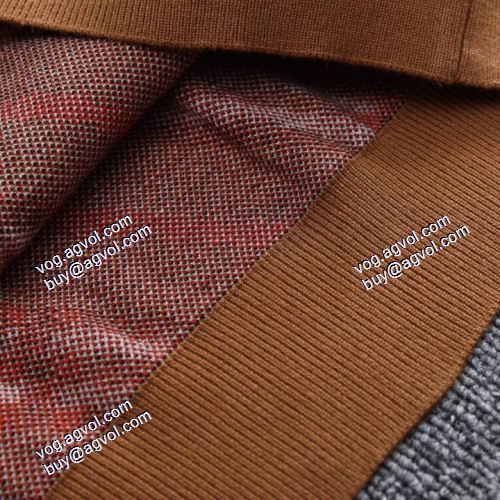 2色可選 バーバリーブランドコピー 一番人気の新作はこれ 2021秋冬 バーバリーBURBERRY 編地切替デザイン セーター 