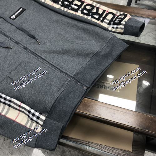 2021秋冬 バーバリーBURBERRY 抜群な楽チン感ある大定番 ちょうどいい丈感 風合いの出る バーバリーブランド コピー フード付きコート 