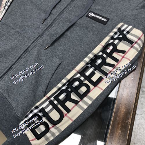 2021秋冬 バーバリーBURBERRY 抜群な楽チン感ある大定番 ちょうどいい丈感 風合いの出る バーバリーブランド コピー フード付きコート 