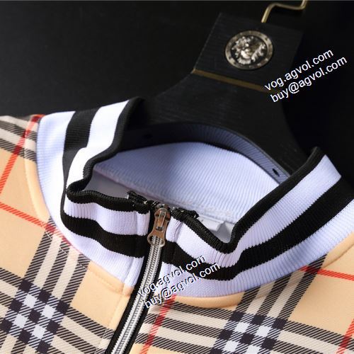 2021秋冬 バーバリー BURBERRY バーバリーコピーブランド セットアップ上下 大花プリント 高級感漂わせる