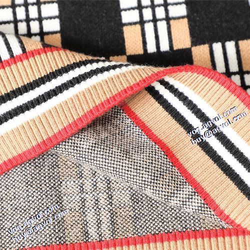 バーバリー偽物ブランド 2021秋冬 袖ライン バーバリー BURBERRY デザイン性の高い ブルゾン オリジナルプリント ニットコート