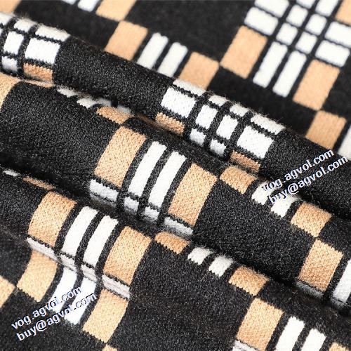 バーバリー偽物ブランド 2021秋冬 袖ライン バーバリー BURBERRY デザイン性の高い ブルゾン オリジナルプリント ニットコート