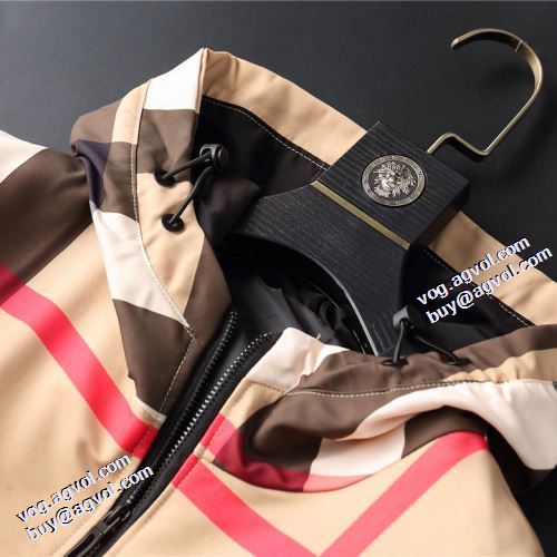 バーバリー BURBERRY ロングコート バーバリースーパーコピー 代引 2021秋冬 ジャケット 大好評 おしゃれな装い フード付きコート