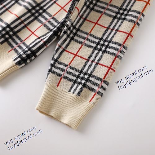 2色可選 2021秋冬 バーバリーブランドスーパーコピー バーバリー BURBERRY 長く愛用できる ニットウェア 程よい厚み おしゃれさ抜群パーカ