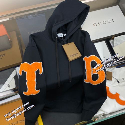 バーバリーコピー 2021秋冬 パーカー バーバリー BURBERRY おしゃれに絶大な人気の ペアパーカー 2色可選 プリントパーカ