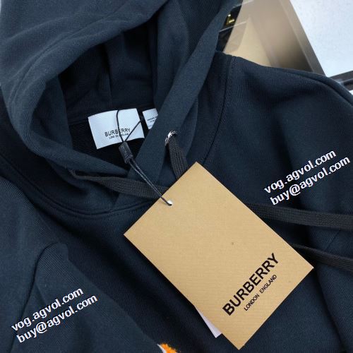 バーバリーコピー 2021秋冬 パーカー バーバリー BURBERRY おしゃれに絶大な人気の ペアパーカー 2色可選 プリントパーカ