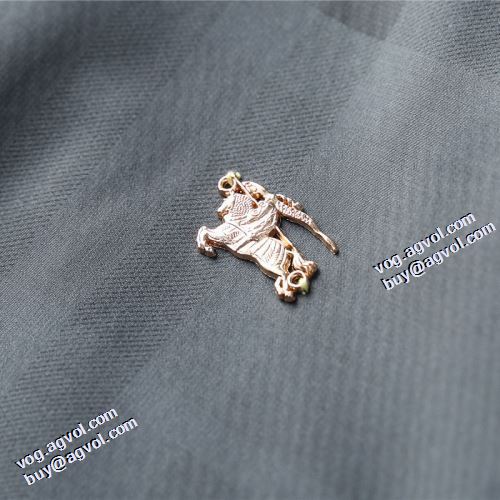 コート バーバリー BURBERRY 2色可選 バーバリースーパーコピー 激安 2021秋冬 一番人気の新作はこれ 満足できるコート シンプルなデザイン