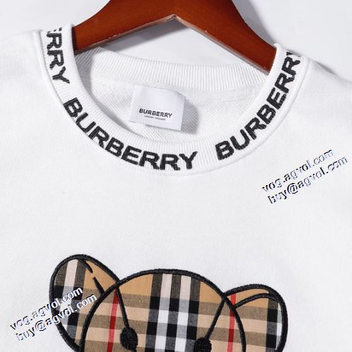 バーバリーブランドスーパーコピー 優美なお出かけスタイル バーバリー BURBERRY プルオーバーパーカー 2021秋冬 おしゃれさ抜群パーカ プリントパーカ 2色可選