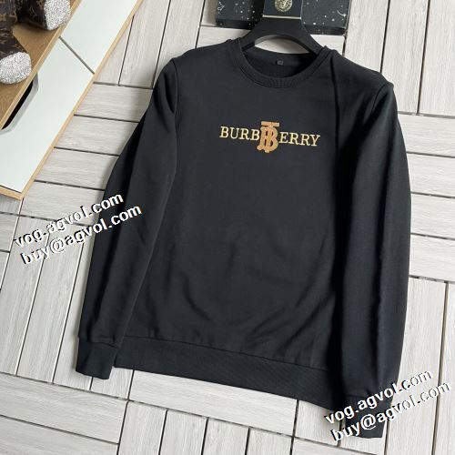 バーバリーコピー 早くも完売している 2021秋冬 バーバリー BURBERRY プルオーバーパーカー 3色可選 オシャレロゴパーカー 風合いの出る