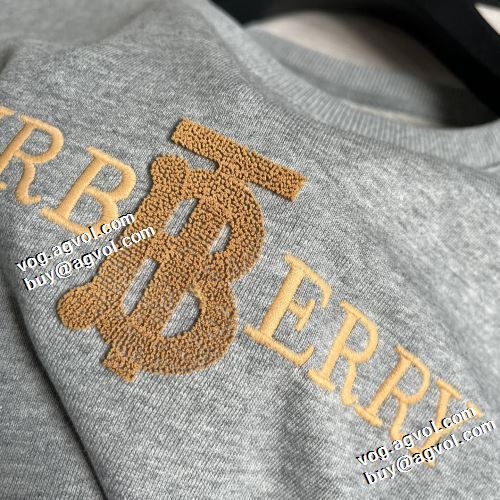 バーバリーコピー 早くも完売している 2021秋冬 バーバリー BURBERRY プルオーバーパーカー 3色可選 オシャレロゴパーカー 風合いの出る