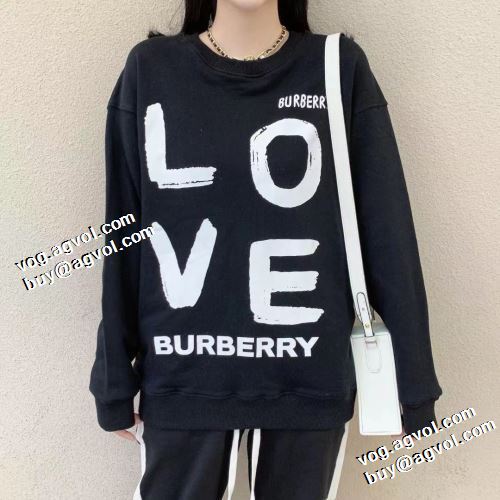 プリントパーカ 2022新作 2色可選 バーバリーブランドスーパーコピー バーバリー BURBERRY プルオーバーパーカー 日本未入荷モデル おしゃれさ抜群パーカ