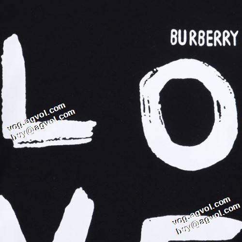 プリントパーカ 2022新作 2色可選 バーバリーブランドスーパーコピー バーバリー BURBERRY プルオーバーパーカー 日本未入荷モデル おしゃれさ抜群パーカ