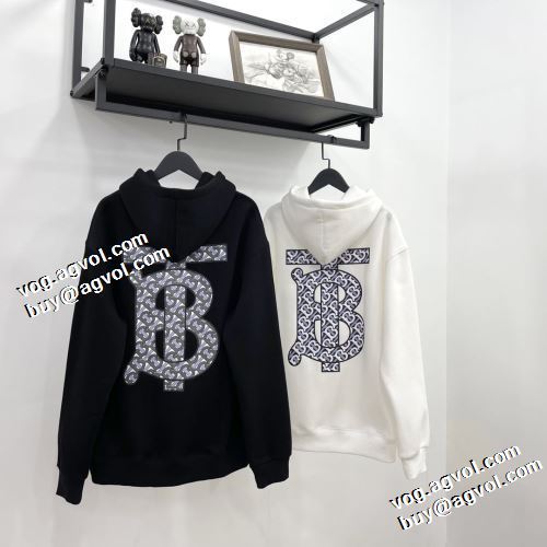 パーカー 2色可選 首胸ロゴ 2021秋冬 バーバリー BURBERRY バーバリーブランド コピー 高級感ある 風合いの出る