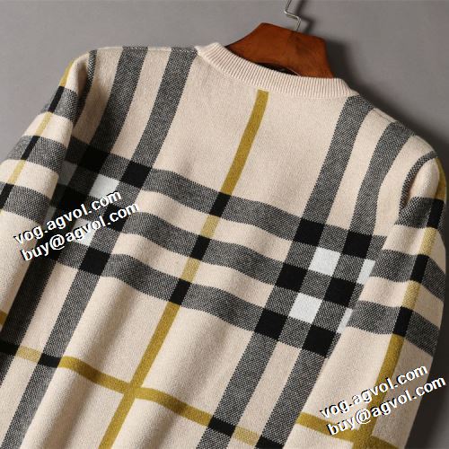 バーバリースーパーコピー 激安 2021秋冬 高級感漂わせる バーバリー BURBERRY セーター チェック柄 スタイリッシュな印象