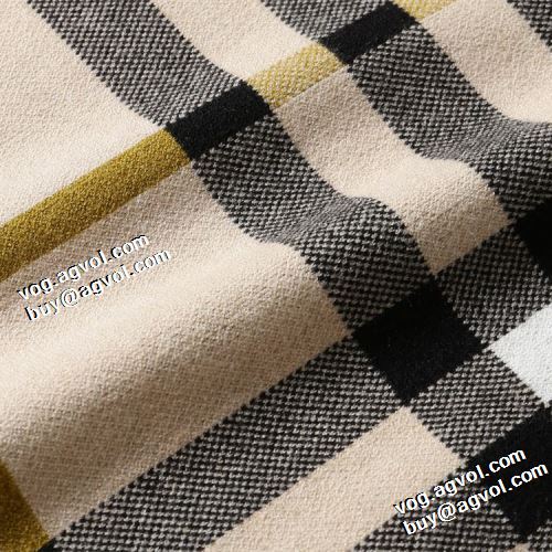 バーバリースーパーコピー 激安 2021秋冬 高級感漂わせる バーバリー BURBERRY セーター チェック柄 スタイリッシュな印象
