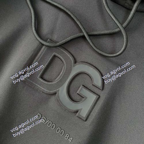 2021秋冬 ゴージャスに装える一着 ドルチェ＆ガッバーナ Dolce&Gabbana 堪能できるコートドルチェ&ガッバーナコピー ブランド ゆったりとしたサイズ感