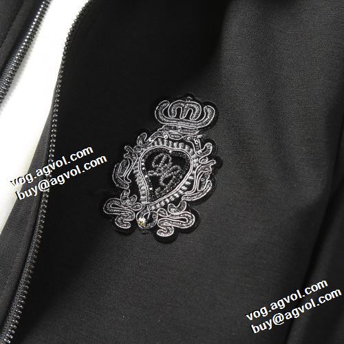 人気商品登場 刺繍ワッペン付 2021秋冬 ドルチェ&ガッバーナ偽物ブランド ドルチェ＆ガッバーナ Dolce&Gabbana セットアップ上下 風合いの出る