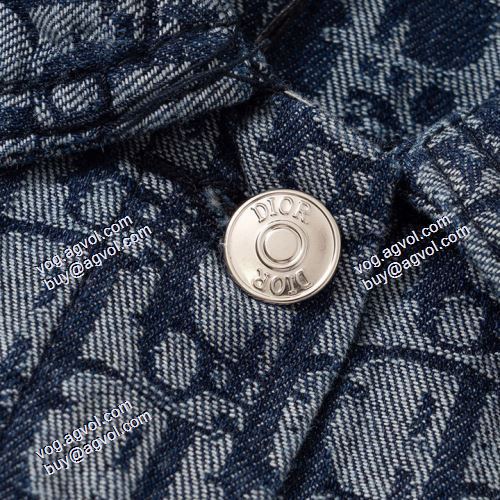 デニムジャケット 2021秋冬 ディオール DIOR ディオールジャケット高級感漂わせる 堪能できるコート