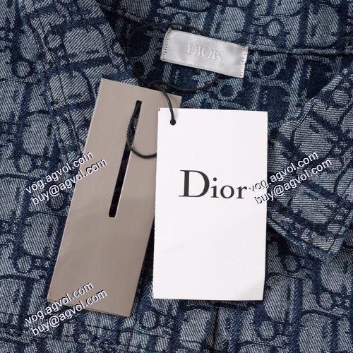 デニムジャケット 2021秋冬 ディオール DIOR ディオールジャケット高級感漂わせる 堪能できるコート