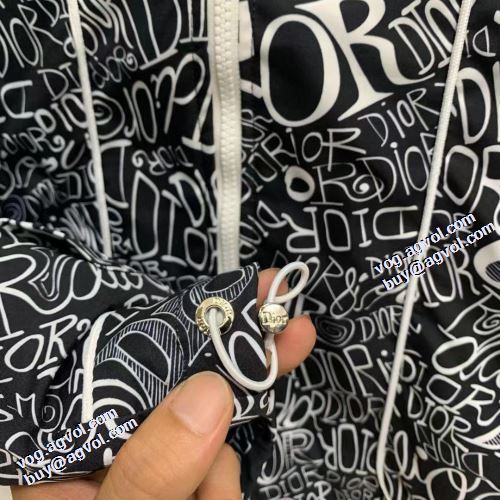 ディオールコピーブランド 2021秋冬 ディオール DIOR ブルゾン 男女兼用パーカー 定番無地パーカー 程よい厚み 堪能できるコート