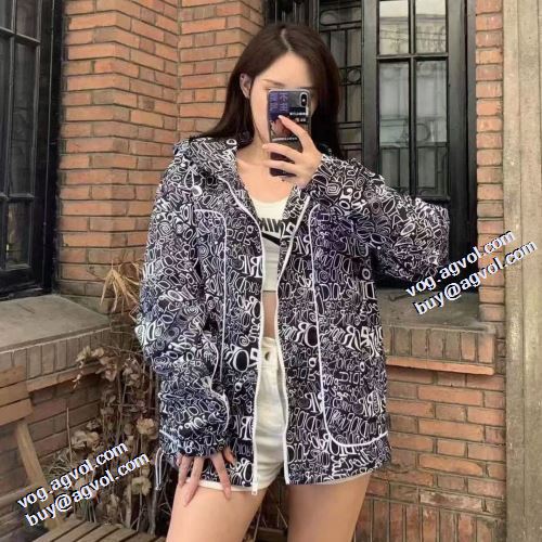 ディオールコピーブランド 2021秋冬 ディオール DIOR ブルゾン 男女兼用パーカー 定番無地パーカー 程よい厚み 堪能できるコート