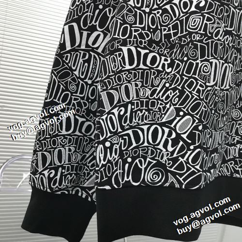 高級感漂わせる シックスタイルに活躍 2021秋冬 ディオール DIOR プルオーバーパーカー ディオールコピー ブランド 適度な厚み 2色可選