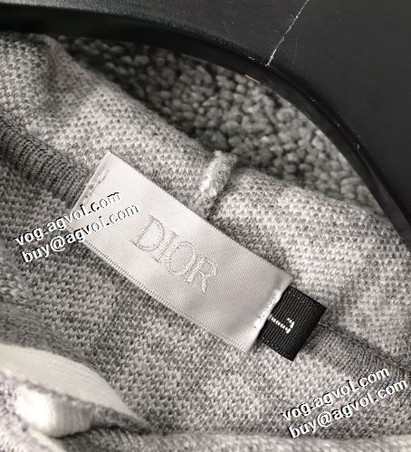 シックスタイルに活躍 ディオールスーパーコピー 2022早春 ディオール DIOR パーカー 程よい厚み 花プリントデザイン 人目を惹くデザイン