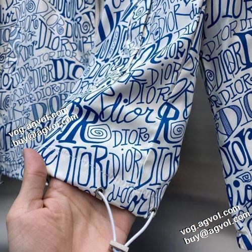 ジャケット 上品な輝きを放つ形 2022新作 ディオールブランド 偽物 通販 ディオール DIOR 軽量ジャケット 花プリントデザインジャケット