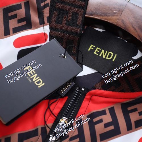 楽に着用出来る 2021秋冬 フェンディ FENDI ブルゾン フェンディブランドコピー 高品質 人気 堪能できるコート