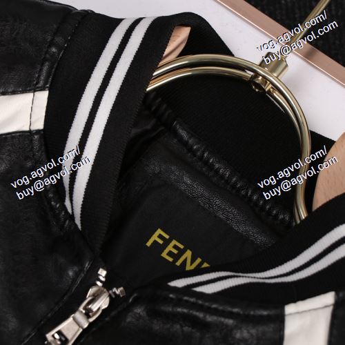 おしゃれな装い 2021秋冬 フェンディスーパーコピー 一番人気の新作はこれ フェンディ FENDI 革ジャケット こだわりのコート