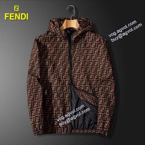 大絶賛の履き心地! 2021秋冬 ジャケット フェンディスーパーコピー FENDI こだわりのコート