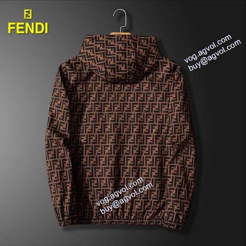 大絶賛の履き心地! 2021秋冬 ジャケット フェンディスーパーコピー FENDI こだわりのコート
