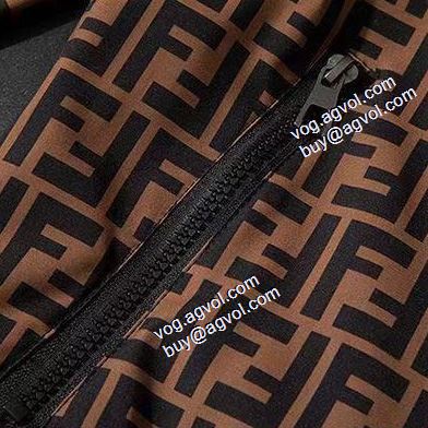 大絶賛の履き心地! 2021秋冬 ジャケット フェンディスーパーコピー FENDI こだわりのコート