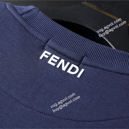 お洒落に魅せる 2021秋冬 プリントパーカ フェンディプルオーバーパーカー FENDI 偽物ブランド 