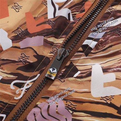 2021秋冬 ジャケットゴージャスに装える一着 フェンディスーパーコピー FENDI パーカー スタイリッシュな印象